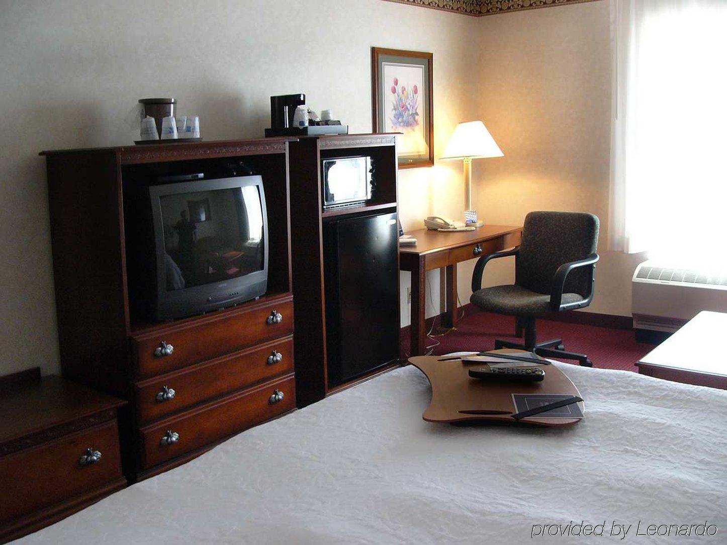 Hampton & Hotel Springfield
