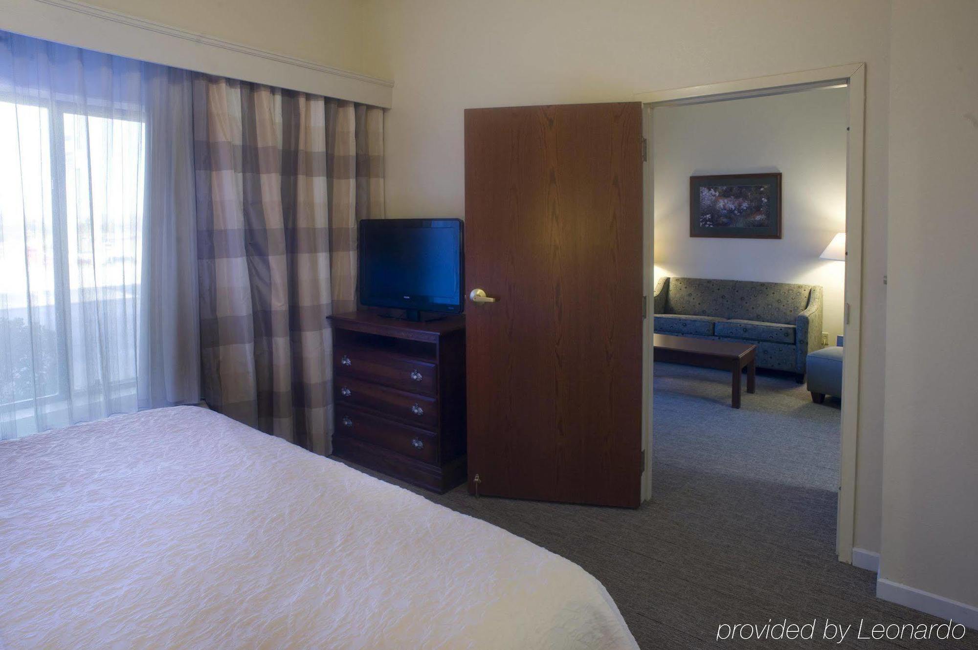 Hampton & Hotel Springfield